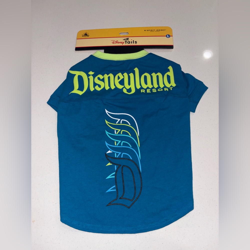 Disney Tails Disneyland Collection neon Blue Dog Spirit Jersey shirt NWT large